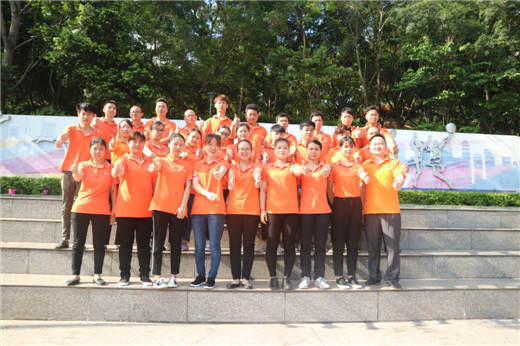 周末團(tuán)隊(duì)?wèi)敉饣顒?/></p>
					</div>
				</div>
				<div   id=