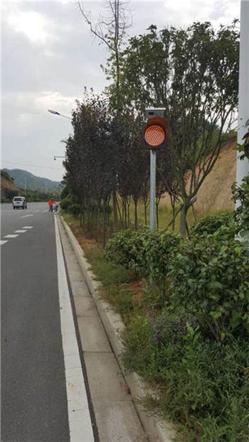 太陽能黃閃燈應(yīng)用圖_副本